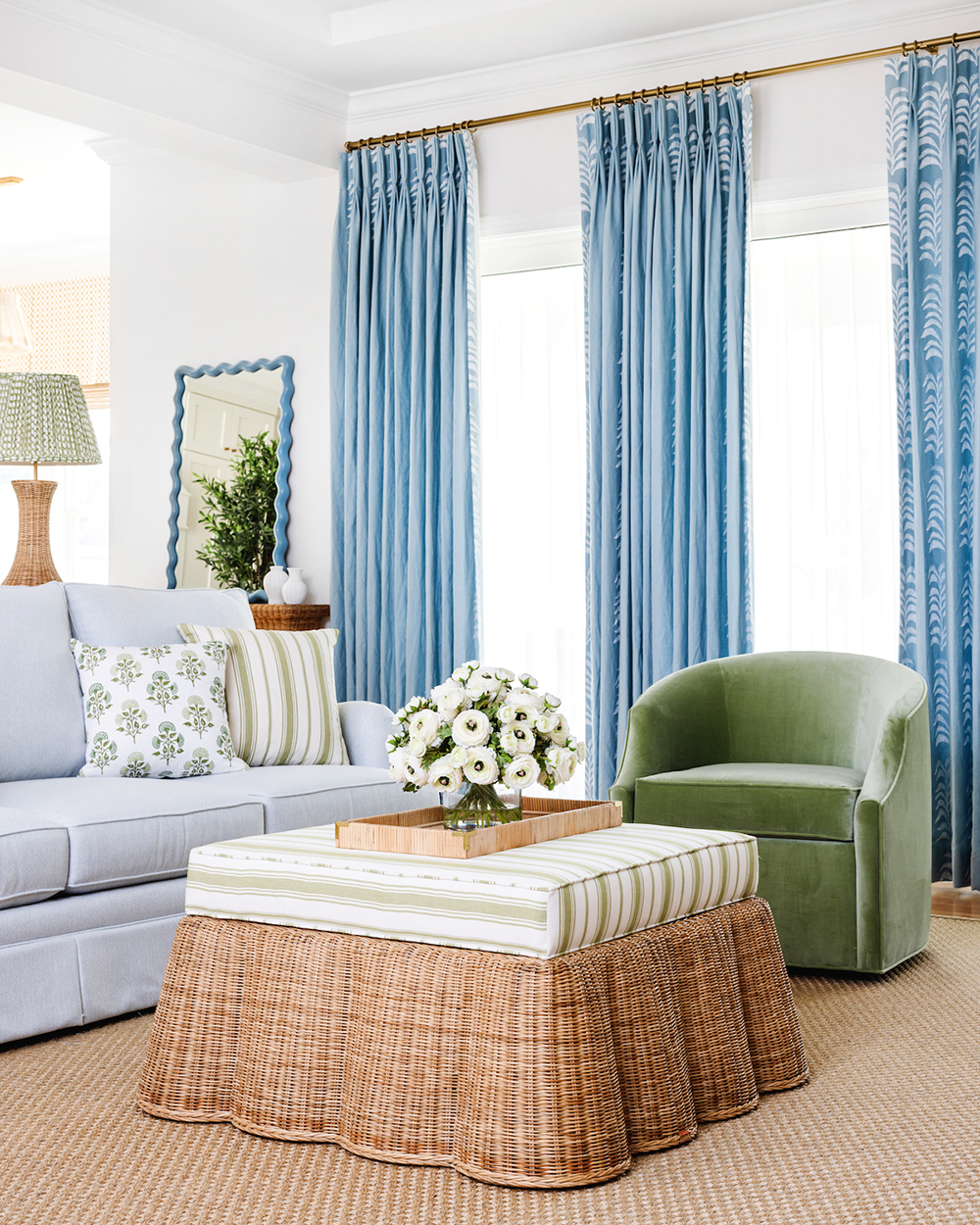 20 Curtain Colors To Make Small Living Room Look Bigger